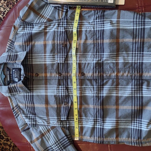 Carhartt relaxed fit S plaid button down NWOT - Picture 5 of 6